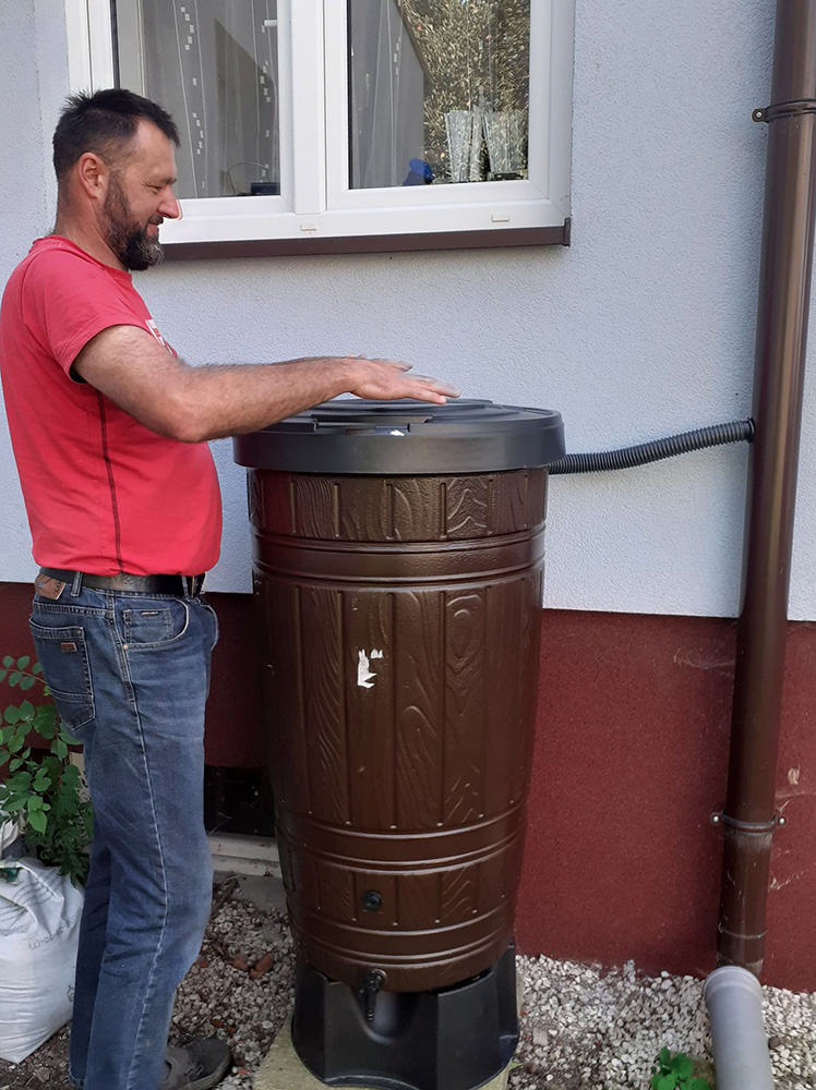 pojemnik na deszczowke